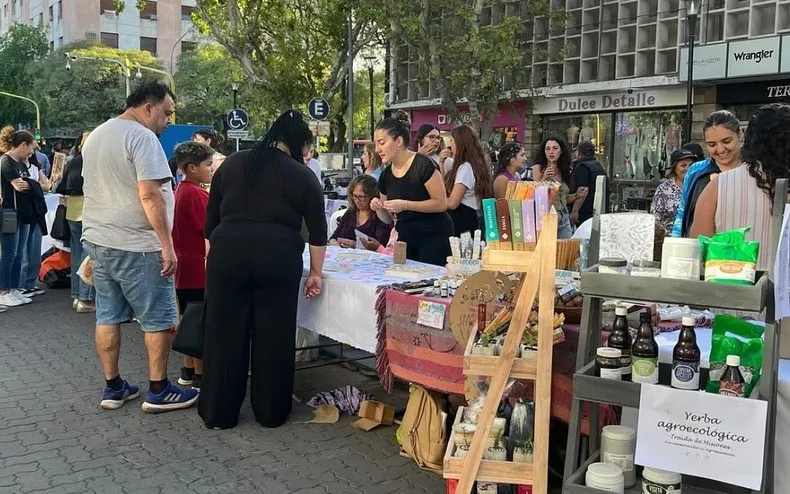 Feria de Mujeres Emprendedoras en San Rafael: trabajo, encuentro y lucha en el marco del 8M