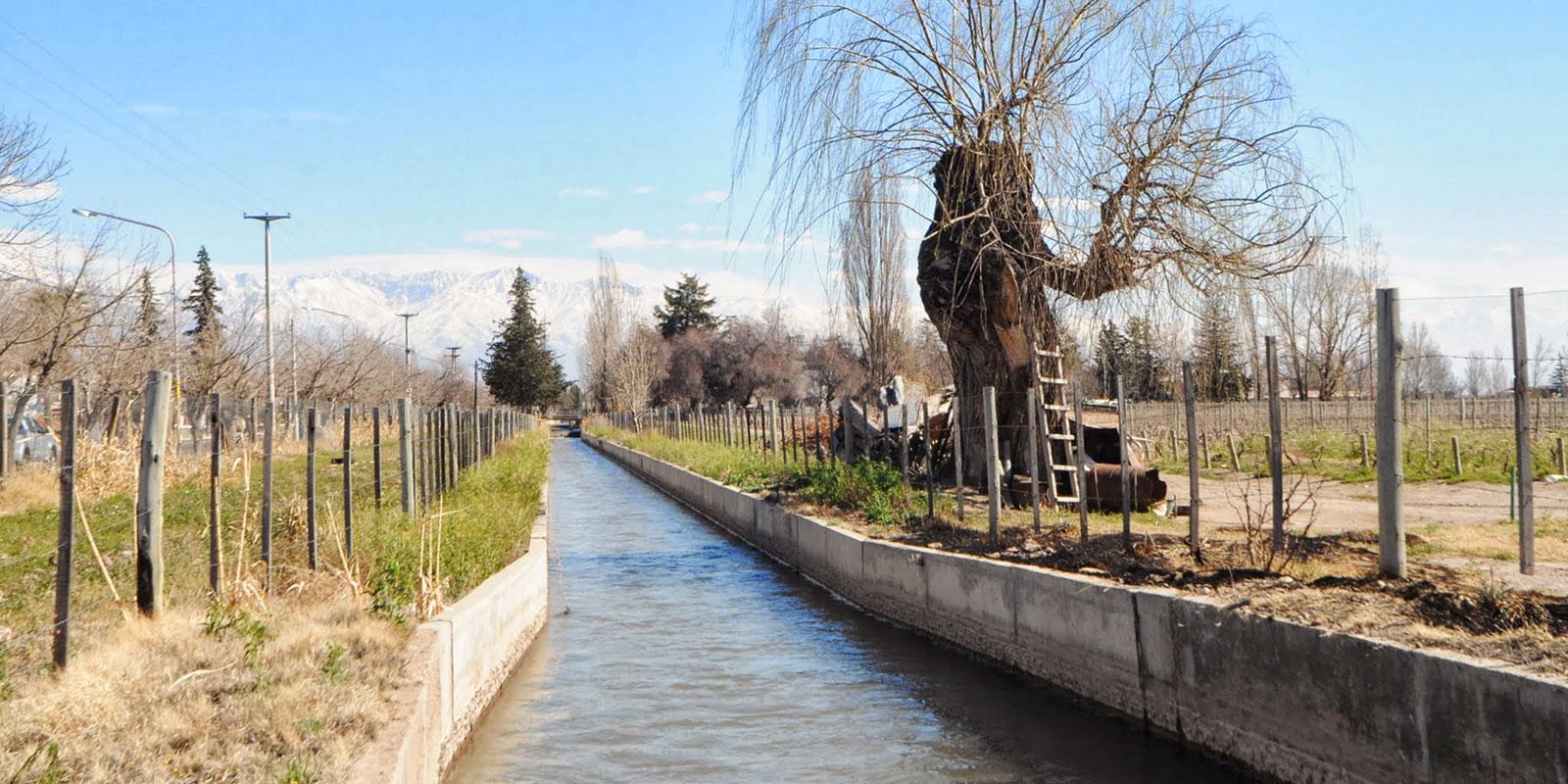 El agua vuelve al centro del debate provincial