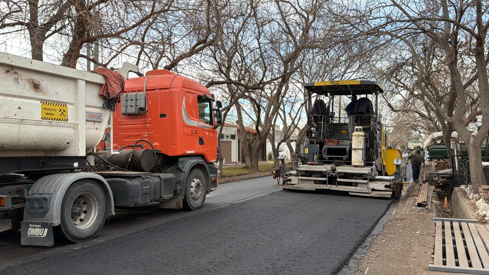EL MUNICIPIO TRABAJÓ EN EL ASFALTADO DE LAS CALLES DEL BARRIO TAC